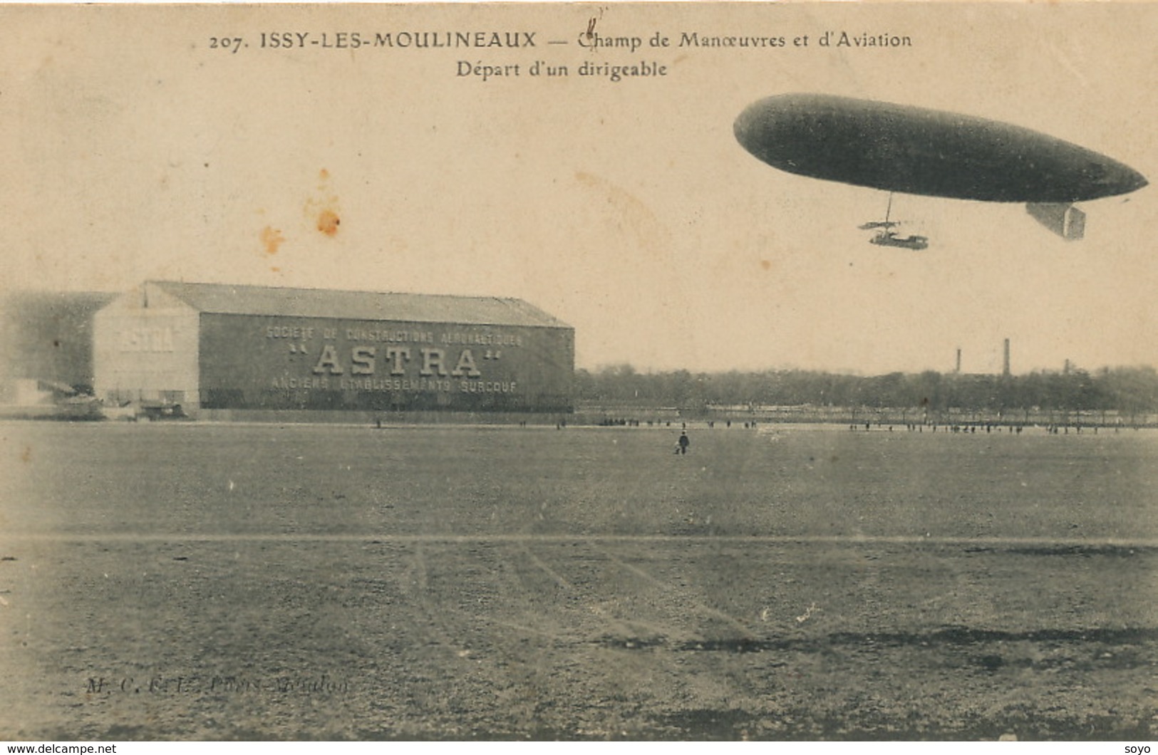 Dirigeable Astra à Issy Les Moulineaux - Airships