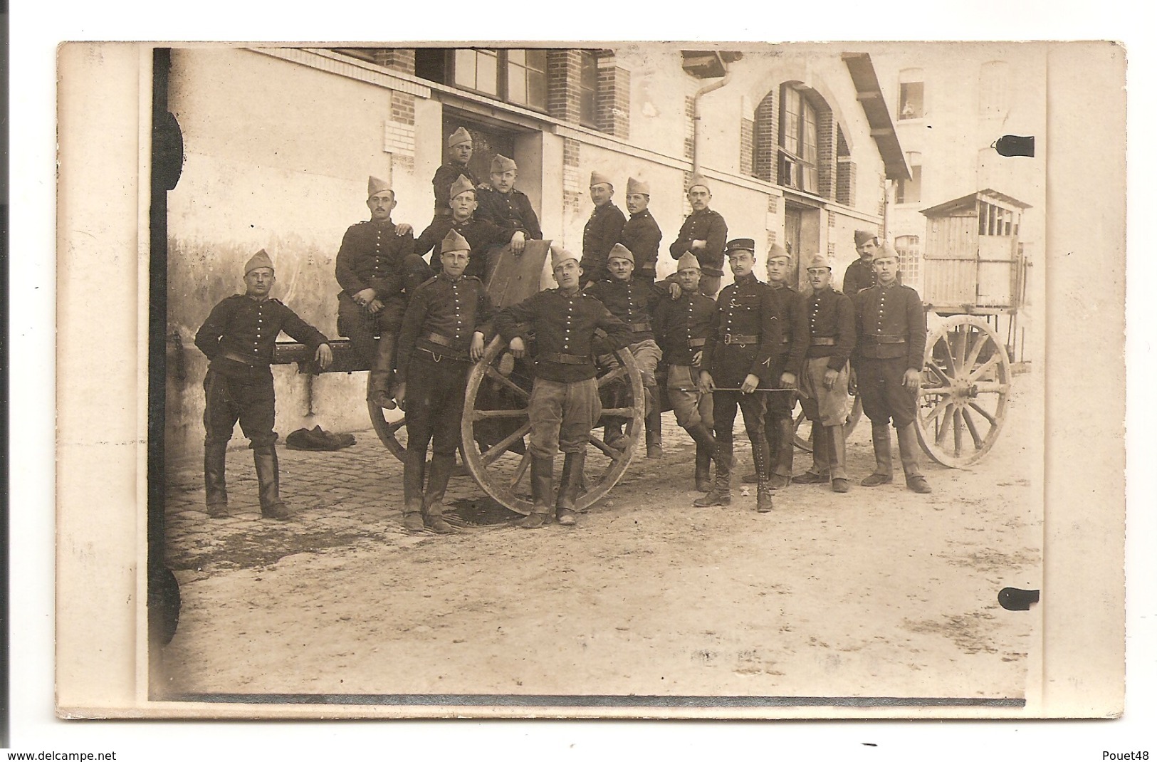 MILITARIA - Groupe De Militaires, 105 ème Régiment D'artillerie Lourde. Carte Photo - War 1914-18