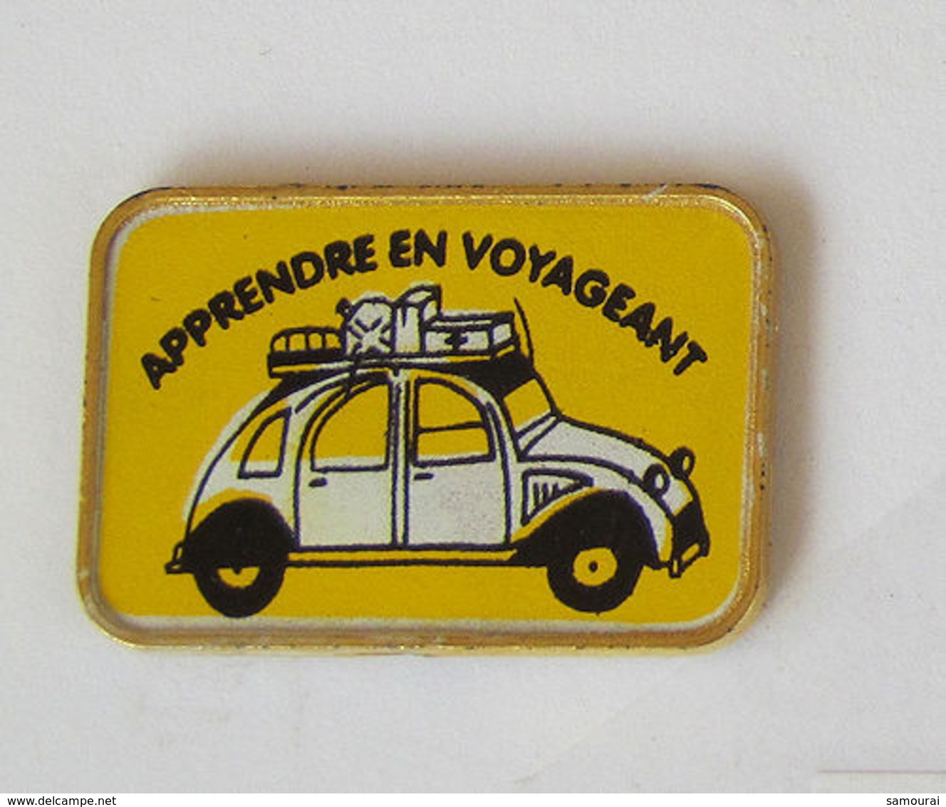 1 Pin's CITROEN 2CV - APPRENDRE EN VOYAGEANT - Citroën