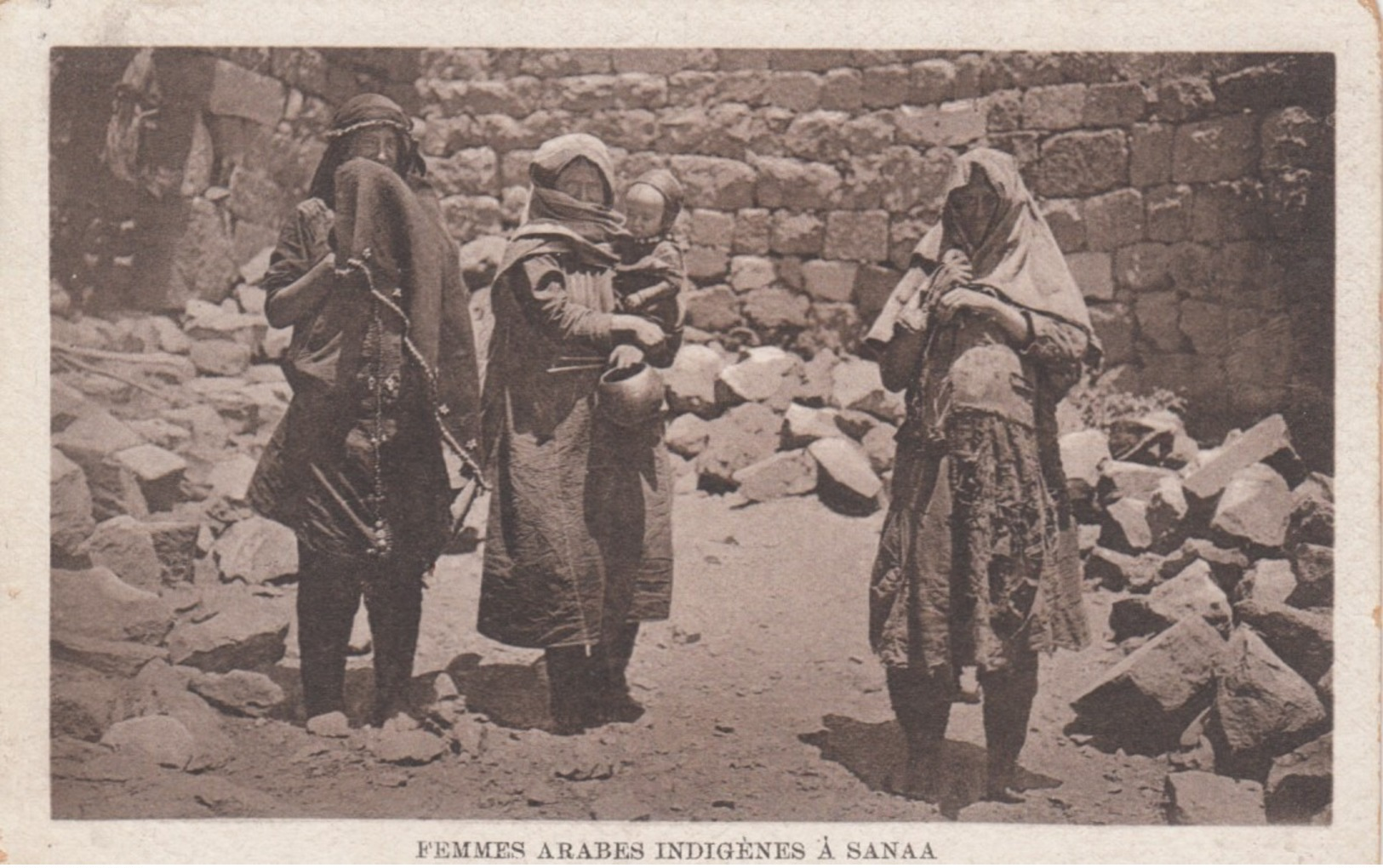 SYRIA , 00-10s ; Femmes Arabes Indigenes , SANA - Syria