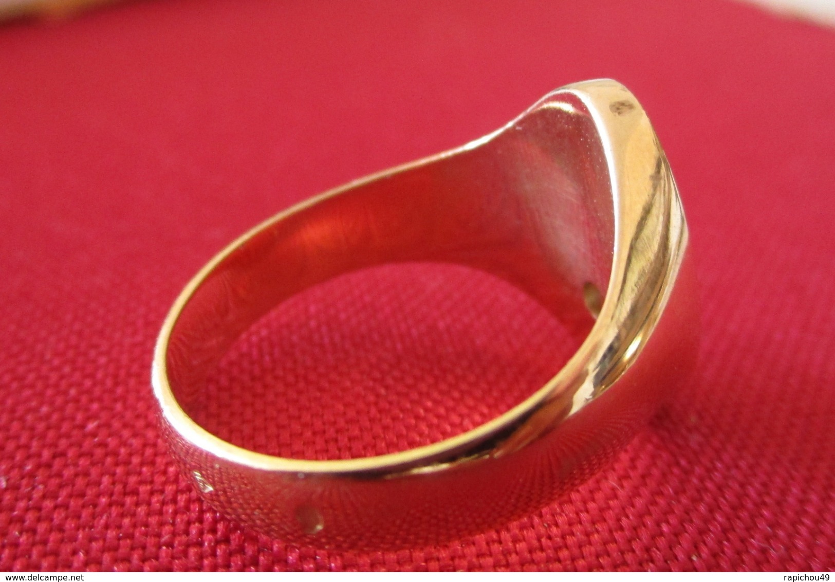 JOLIE CHEVALIERE En OR 18K Et Rubis - Anillos