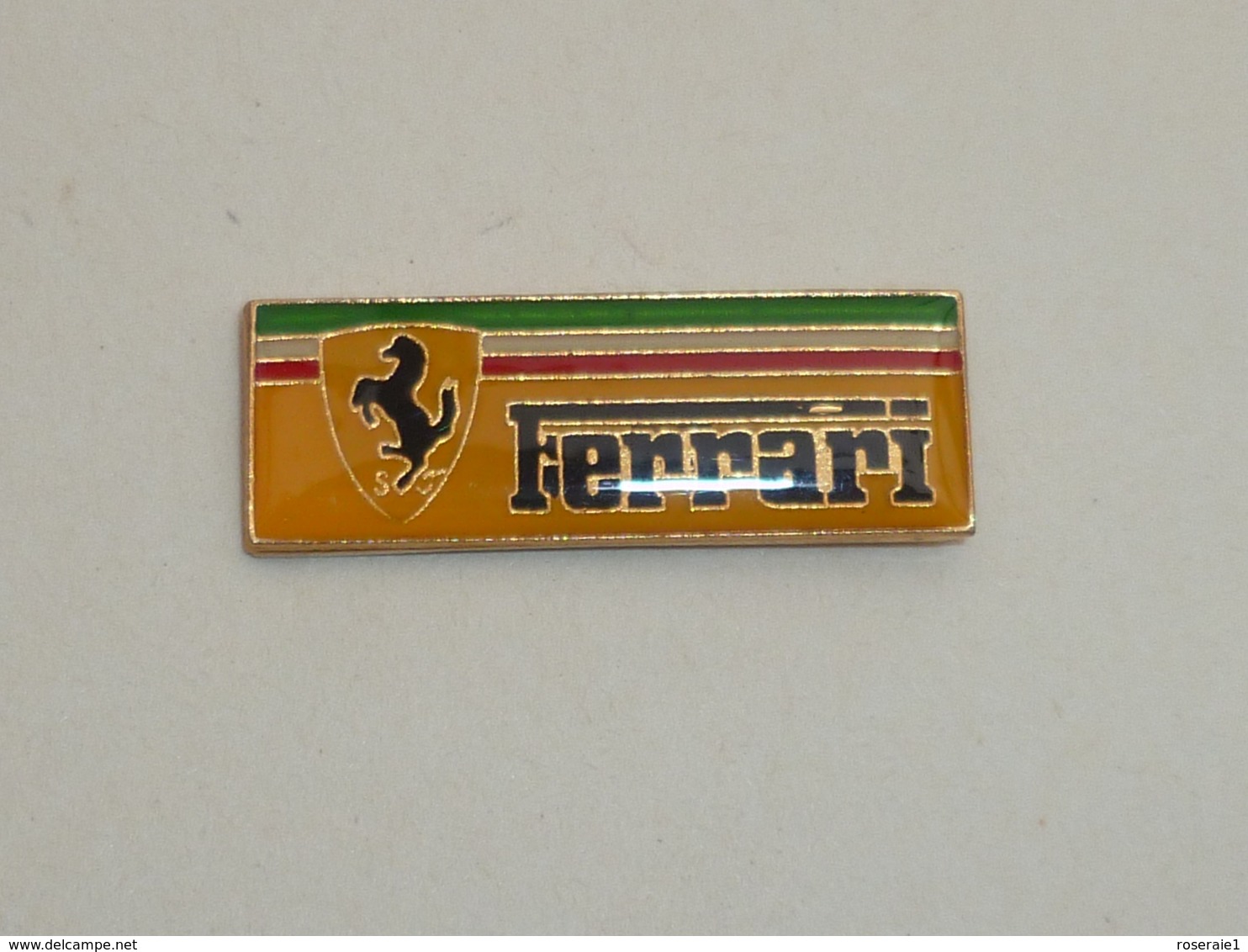 Pin's LOGO FERRARI  02 - Ferrari