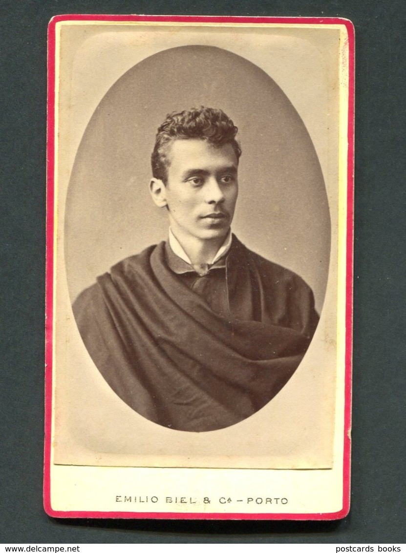 Fotografia ESTUDANTE De COIMBRA C/capa E Batina. Photographia Caza Real EMILIO BIEL Porto. Old CDV Photo PORTUGAL - Anciennes (Av. 1900)