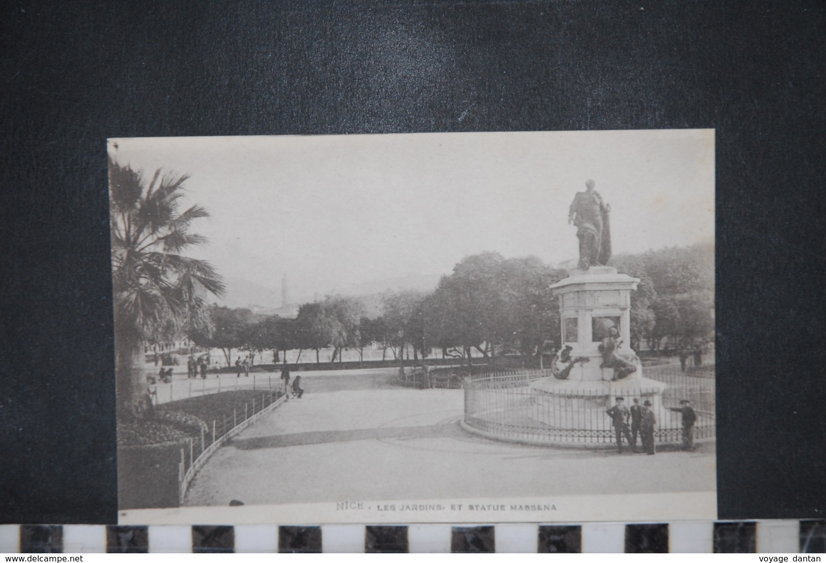 CP, 06, NICE - Les Jardins Et Statue Masséna - Parchi E Giardini