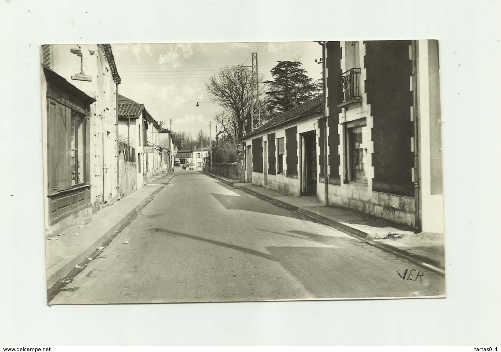 33 - SAINT SYMPHORIEN - Cpsm Non Dentellé Cours Gambetta - Autres & Non Classés