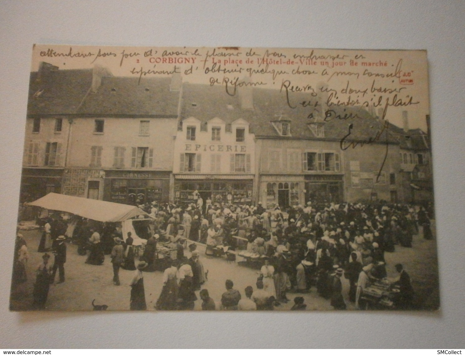 58 Corbigny, La Place De L'hotel De Ville Un Jour De Marché (A6p35) - Corbigny