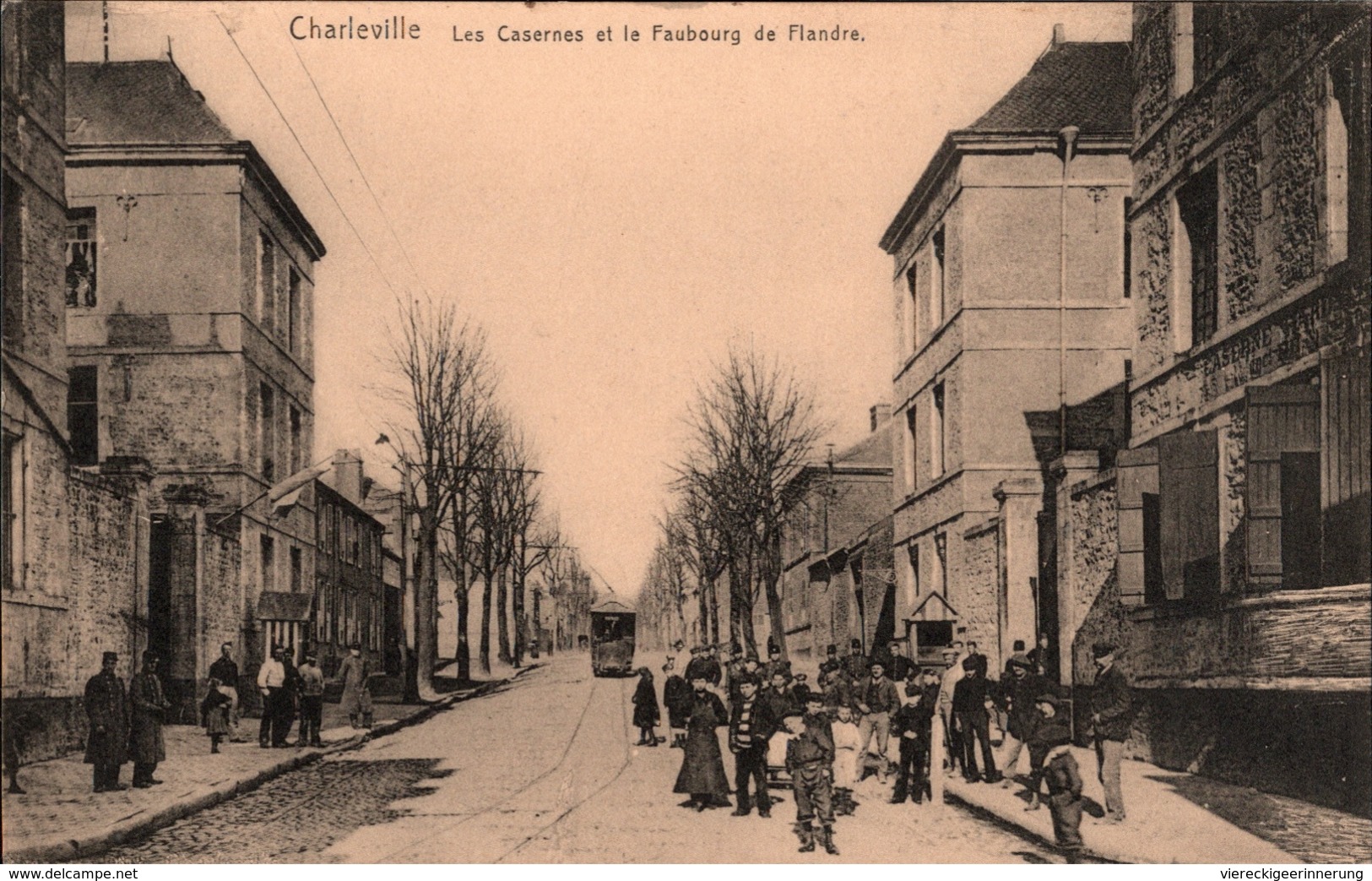 ! [08] Cpa Charleville, Le Casernes, Straßenbahn, Tram, Frankreich - Charleville