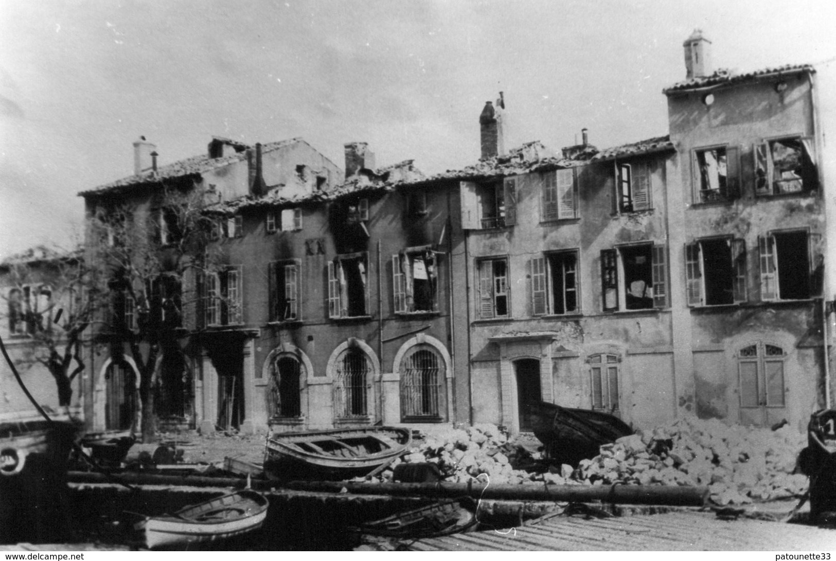 83 LA SEYNE PHOTO AOUT 1944 PATE DE MAISONS ACTUELLEMENT SOCIETE NAUTIQUE DES MOUISSEGUES FACE AU QUAI S FABRE - La Seyne-sur-Mer