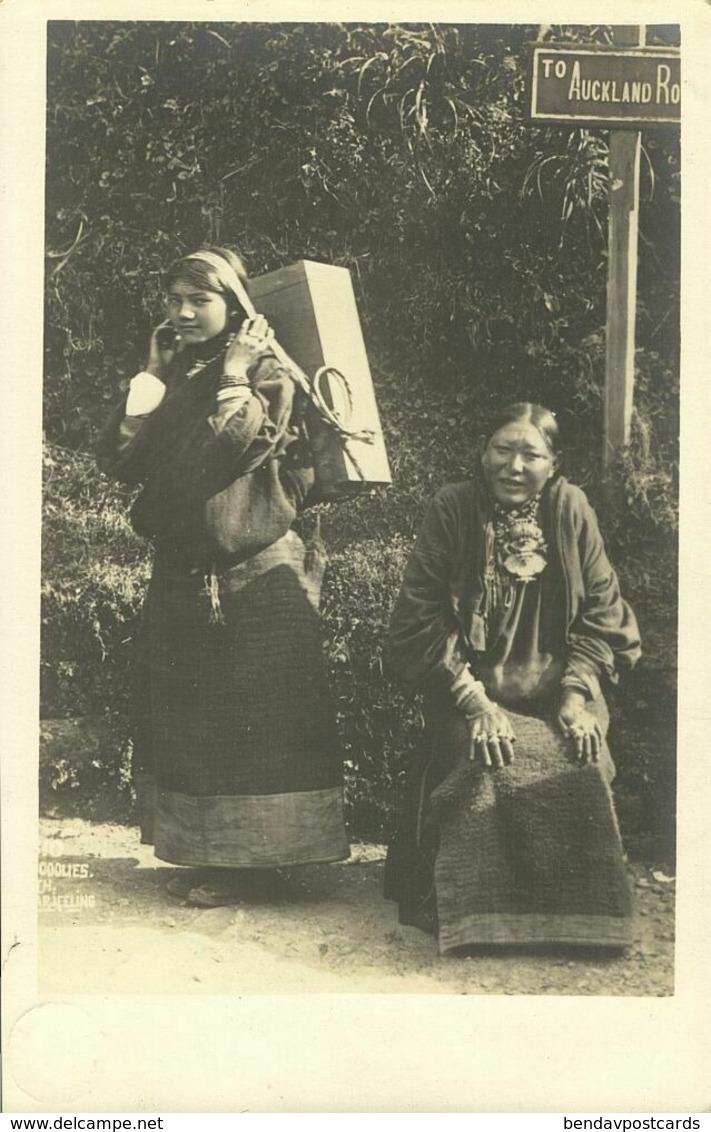 Tibet Thibet, Native Female Porters, Jewelry (1910s) Burlington Smith RPPC - Tibet