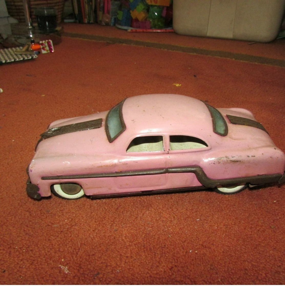 Vintage 1960's Friction Tin Car - Toy Memorabilia