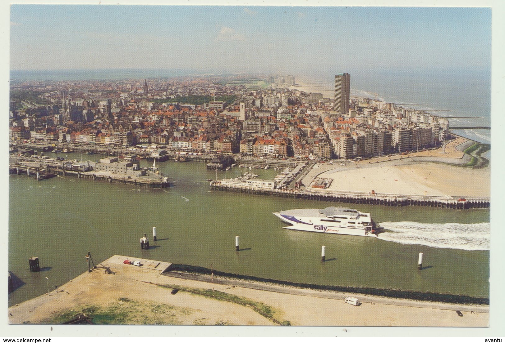 OOSTENDE / LUCHTOPNAME  HAVENGEUL EN SALLY FERRIES - Oostende