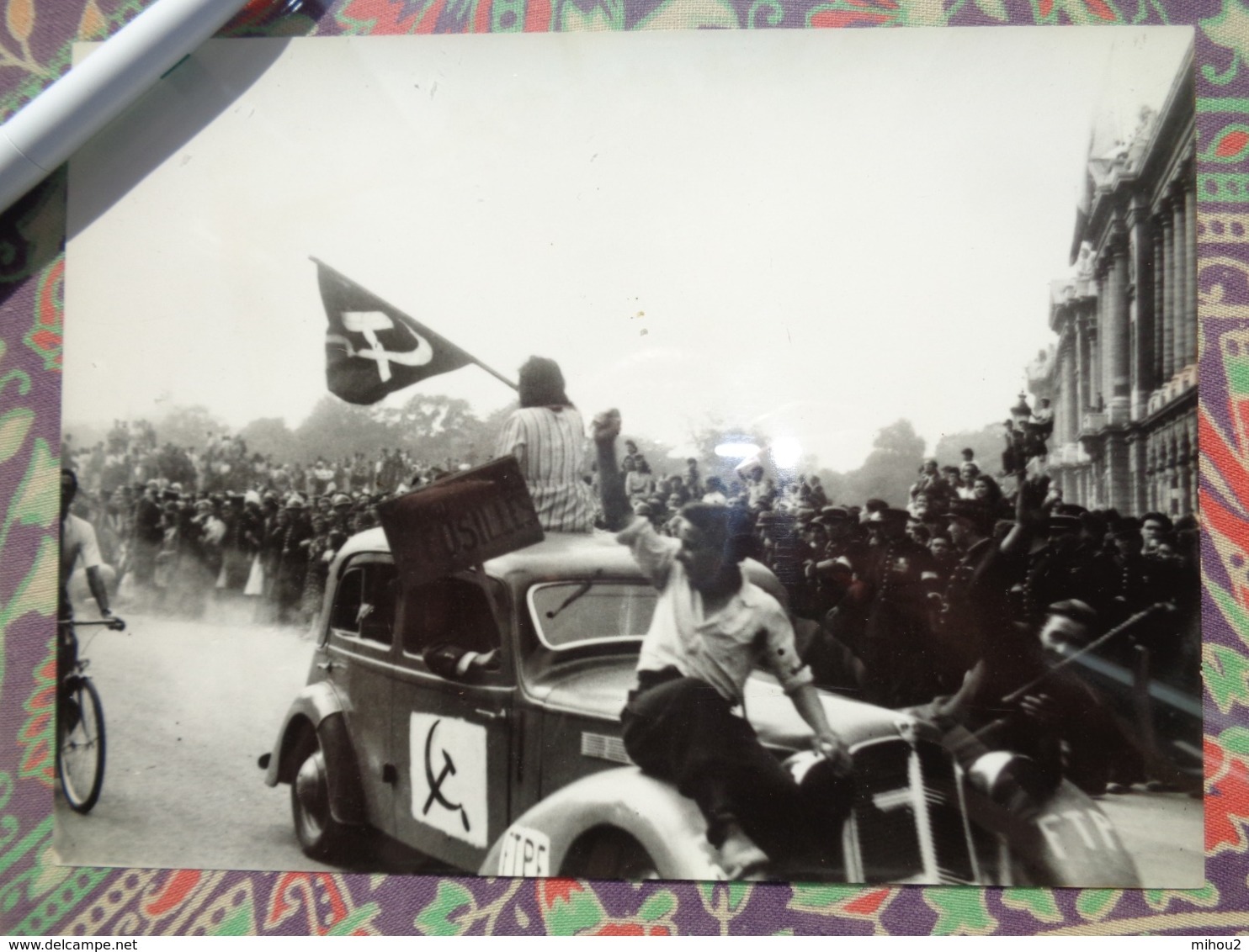 PARTI COMMUNISTE LIBERATION DE PARIS GUERRE WW2 PHOTO DE PRESSE 24 X 18 Cm PHOTO LAPI - Guerre, Militaire