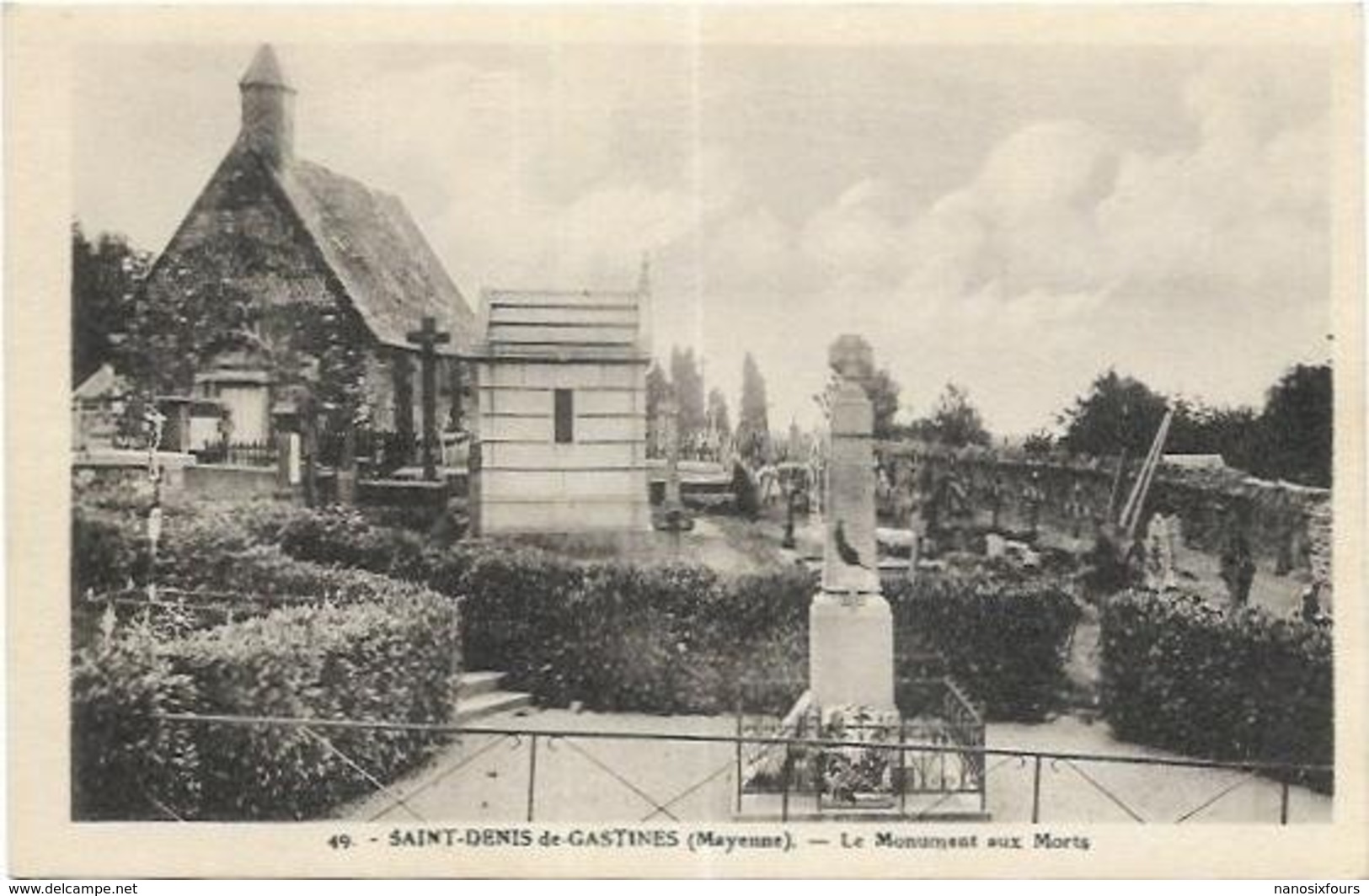 53.  SAINT DENIS DE GASTINES.    LE MONUMENT AUX MORTS - Autres & Non Classés