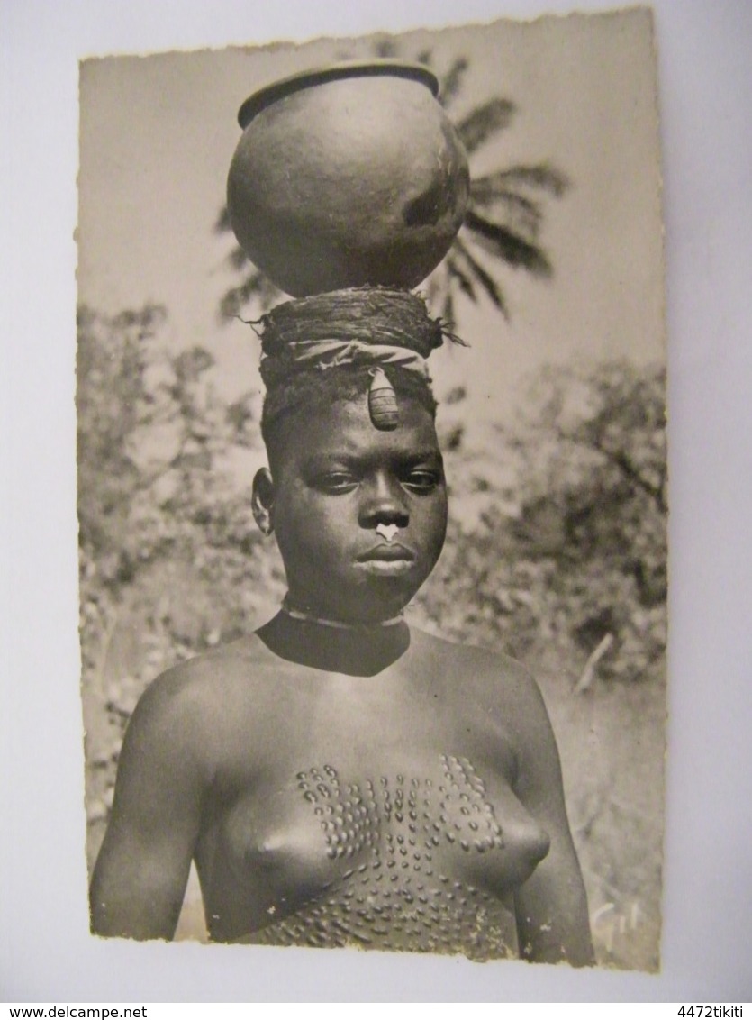 C.P.A.- Afrique - Guinée - Femme Caïman - Seins Nus - 1940 - SUP (CQ 66) - Guinée