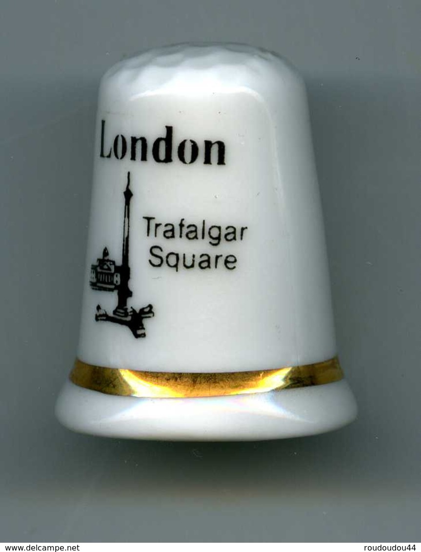 Dé à Coudre De Collection En Porcelaine - London - Trafalgar Square - Londres - Ditali Da Cucito