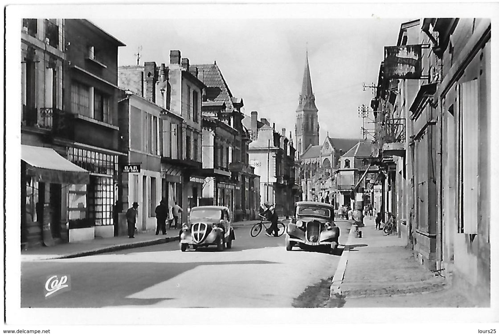 ! - France - Bergerac - La Rue D'Alsace-Lorraine Et La Cathédrale - 2 Scans - Bergerac