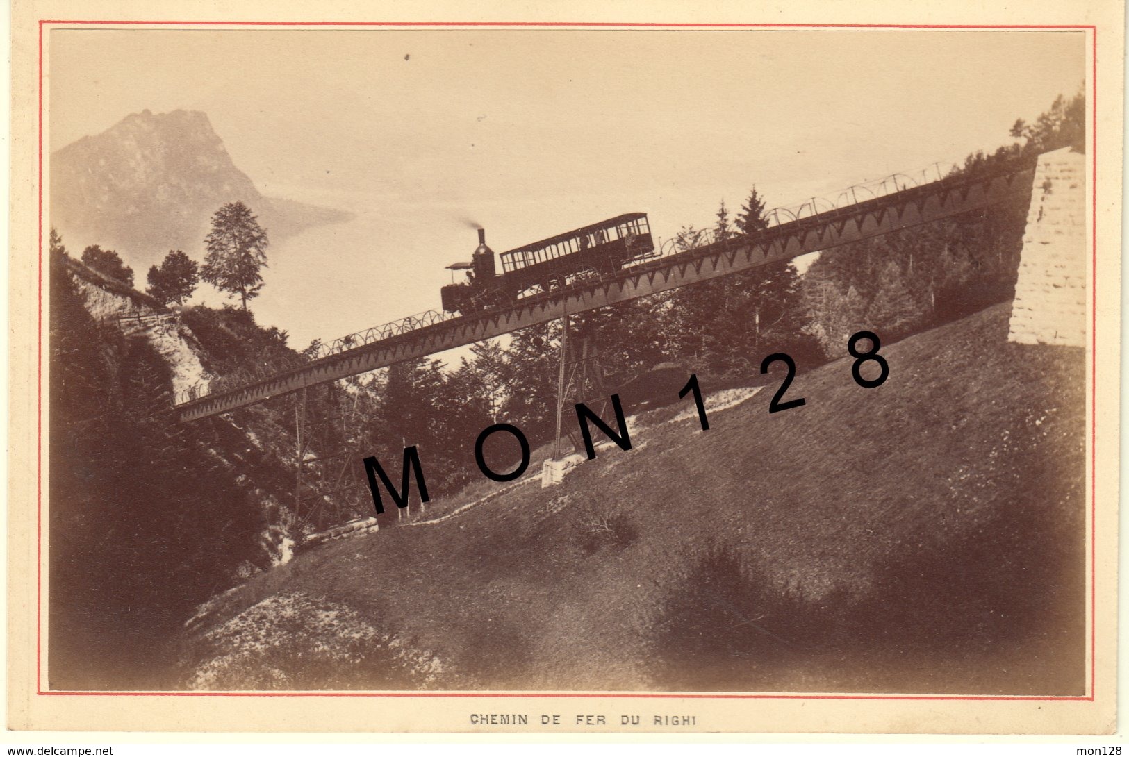 SUISSE LE RIGHI 1890 - CHEMIN DE FER -TRAIN A CREMAILLERE - PHOTO A.GARCIN 15x10 Cms COLLEE SUR CARTON - Anciennes (Av. 1900)