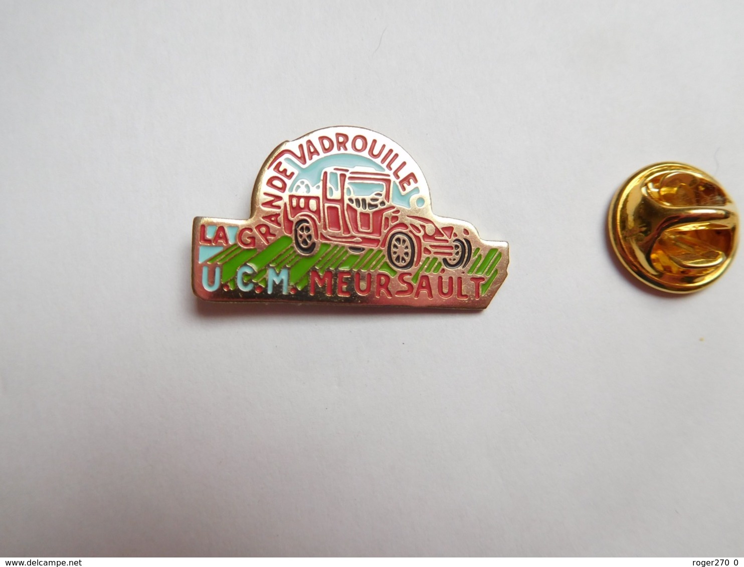 Beau Pin's , Auto Ancienne , La Grande Vadrouille , UCM Meursault , Union Commerciale , Côte D'Or - Autres & Non Classés