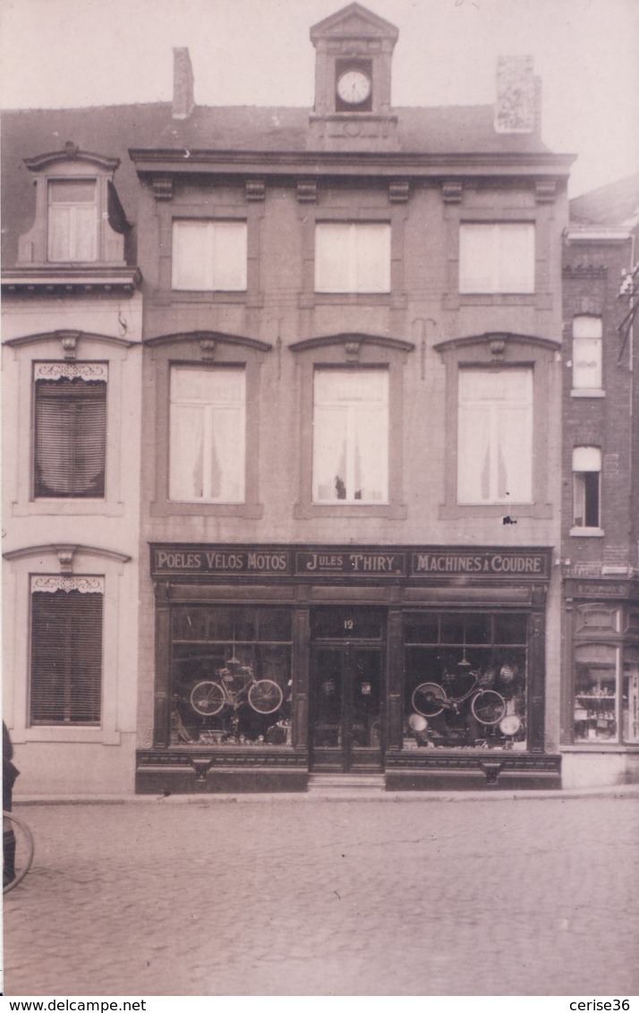 Châtelet Photographie Du Magasin Jules Thiry Poëles - Vélos - Motos Et Machines à Coudre - Châtelet