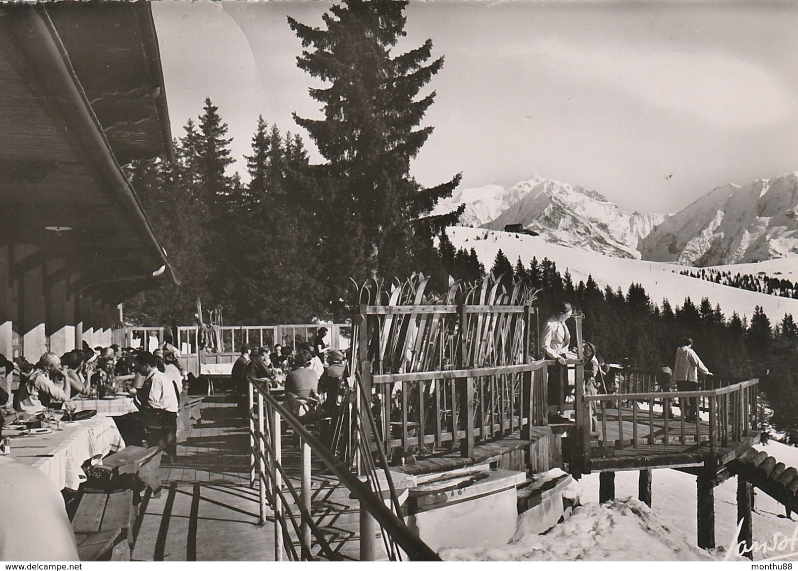 CPSM  74 (Haute Savoie) MEGEVE / DEJEUNER AU SOLEIL AU SOMMET DU MONT D'ARBOIS / ANIMEE - Megève