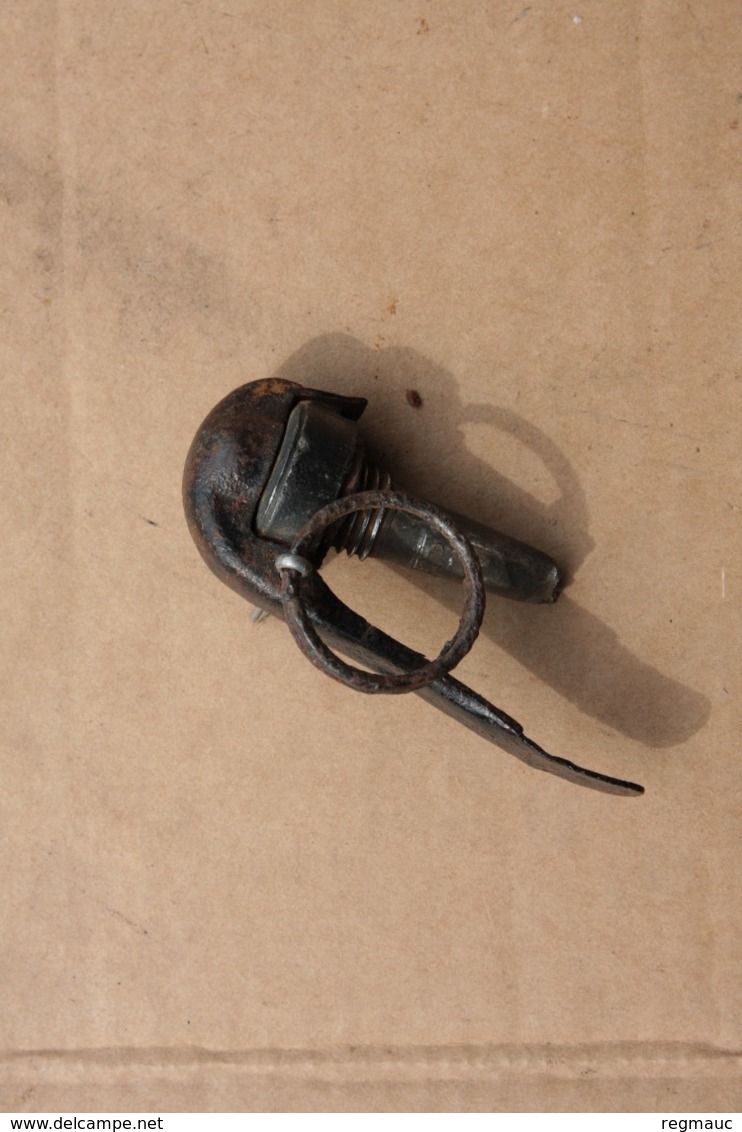 grenade  française F1 à cuiller 1418 / WW1