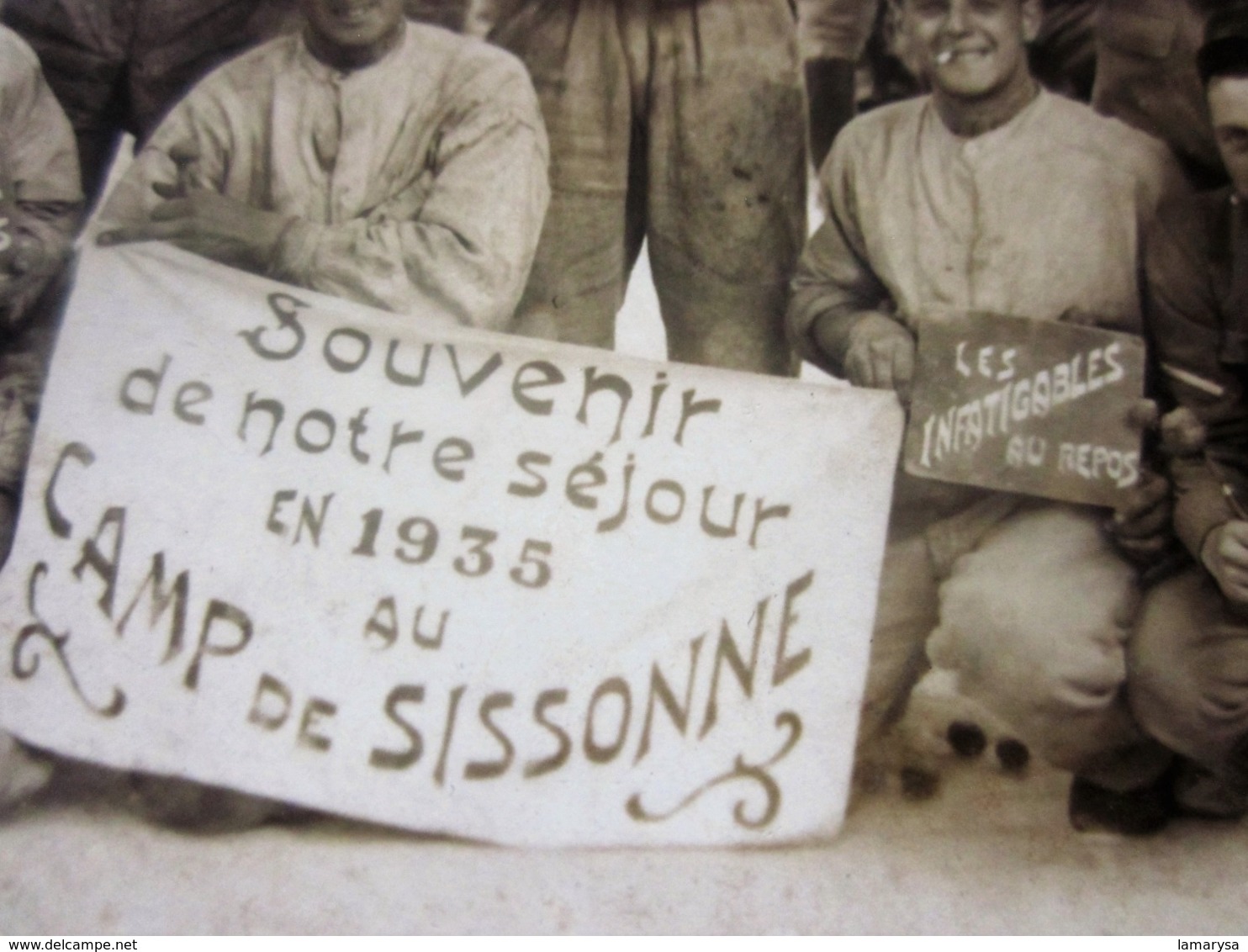 CAMP DE SISSONNE 1935 SOUVENIR DE NOTRE SÉJOUR"LES INFATIGABLES" Photographie  Photos Photo Originale Guerre,Militaire - War, Military