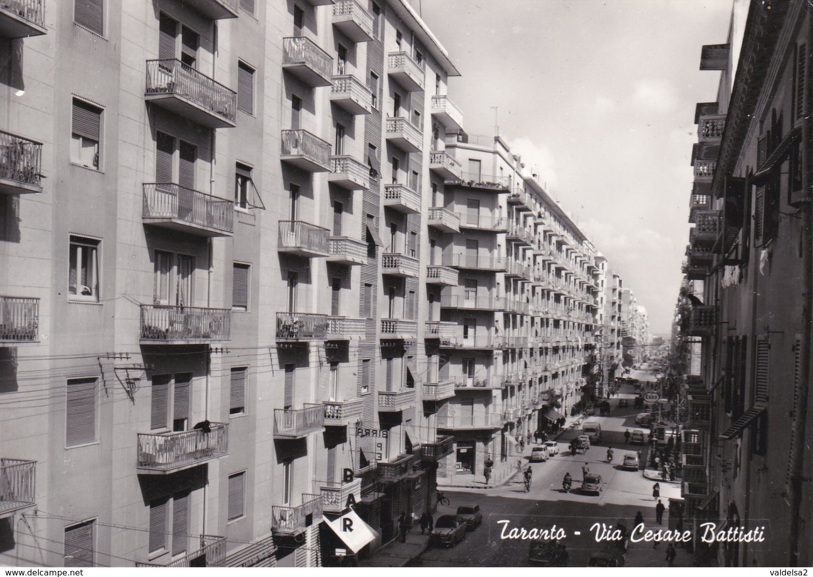 TARANTO - VIA CESARE BATTISTI - BAR CON INSEGNA PUBBLICITARIA BIRRA PERONI - 1959 - Taranto