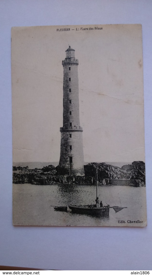 Carte Postale ( Y7 ) Ancienne De Pleubian  , Le Phare Des Héaux - Pleubian