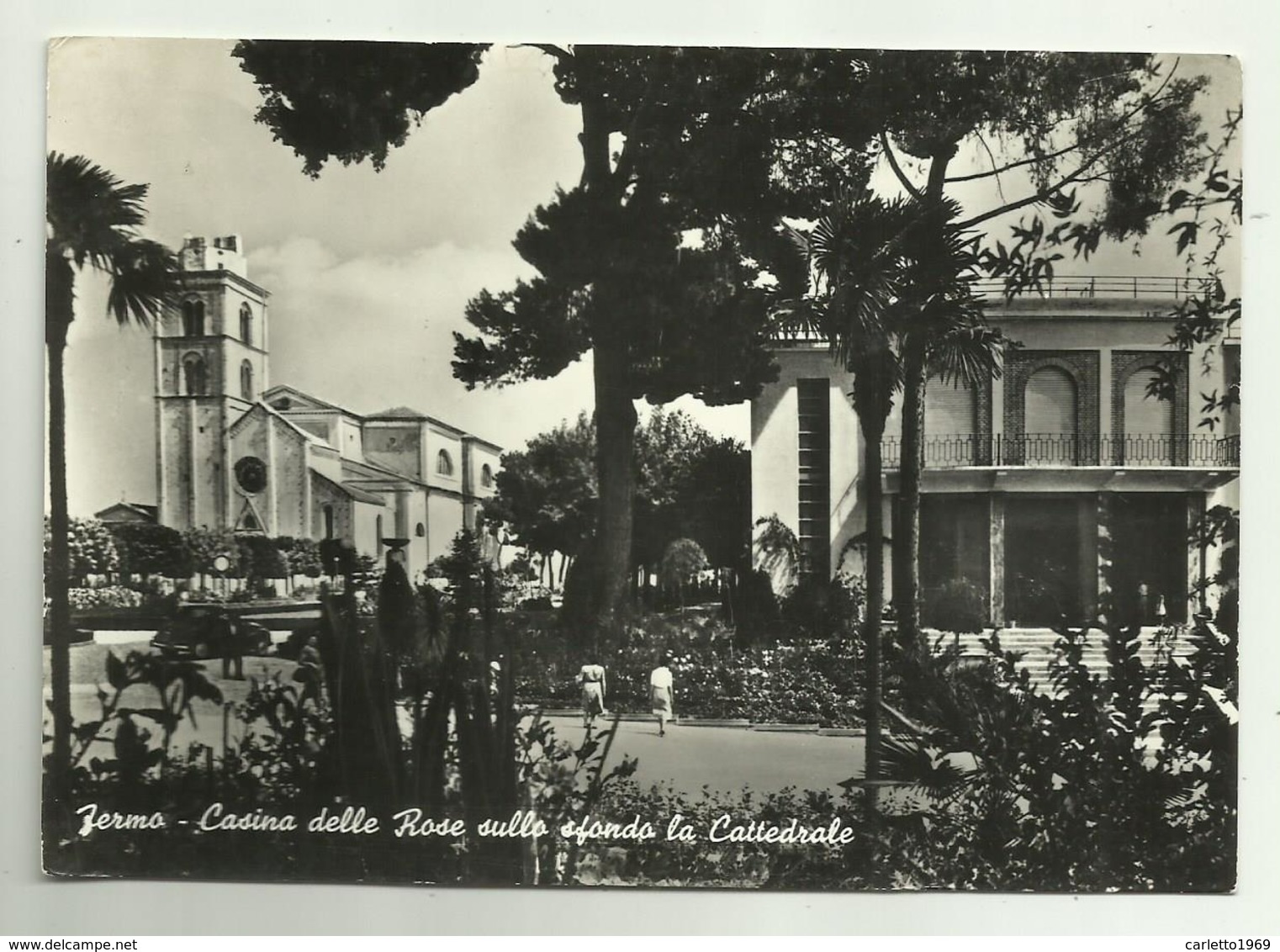 FERMO - CASINA DELLE ROSE SULLO SFONDO LA CATTEDRALE   - VIAGGIATA FG - Fermo