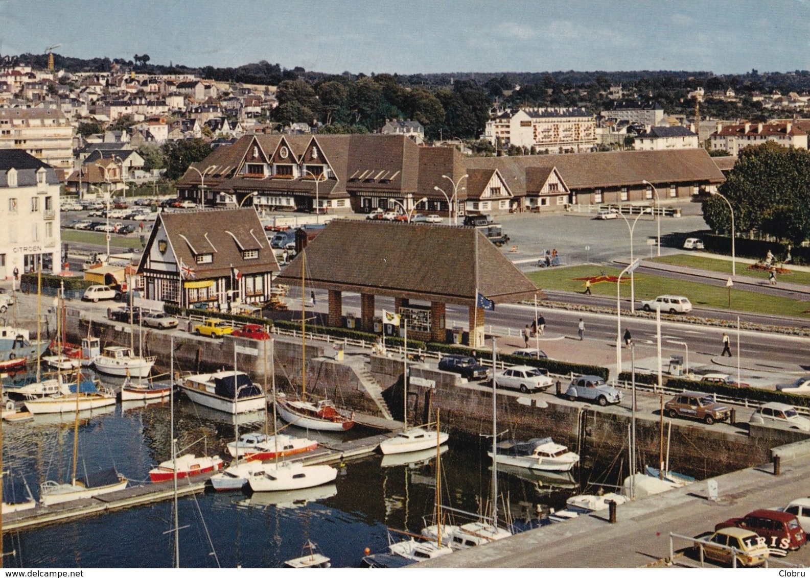 14 Deauville - Trouville, Le Port Et La Gare - Deauville