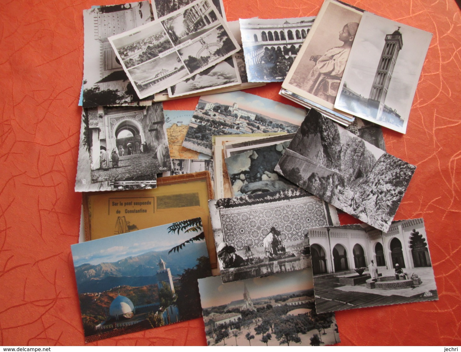 Lot De Plus De 80 Cartes Divers Algerie Dont Bonne Annee . Pas Sur Delcampe . Ideal Revendeur - Andere & Zonder Classificatie