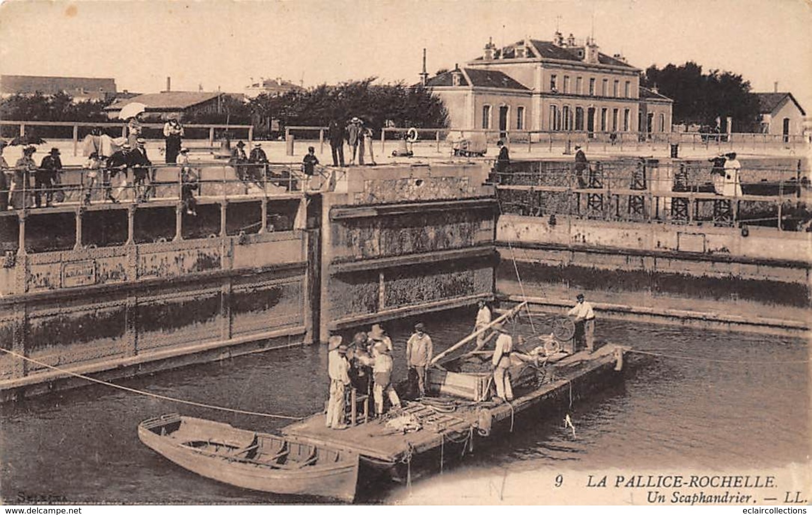 Thème. Métiers. Scaphandrier    La Pallice. La Rochelle  17   (Voir Scan) - Autres & Non Classés