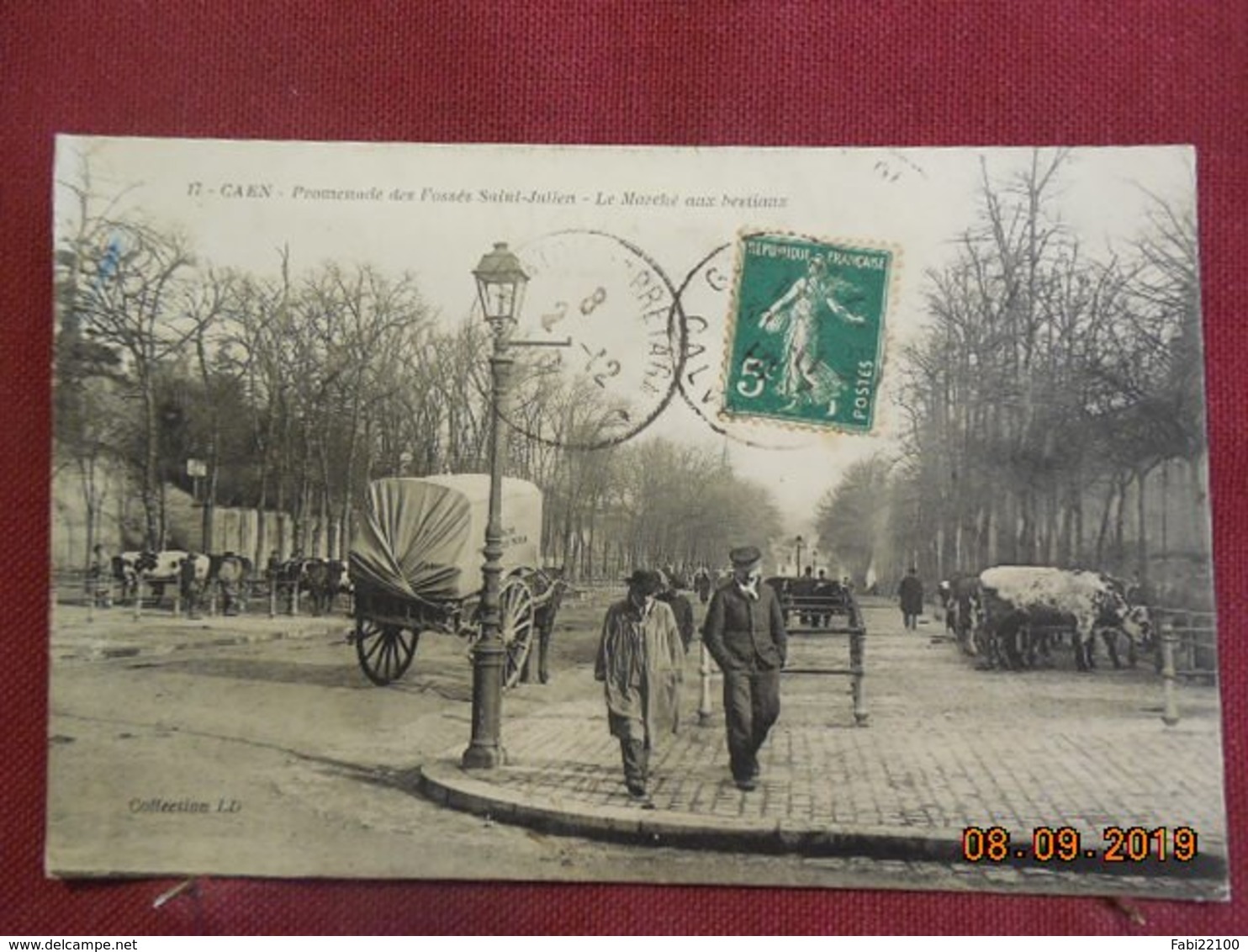 CPA - Caen - Promenade Des Fossés Saint-Julien - Le Marché Aux Bestiaux - Caen