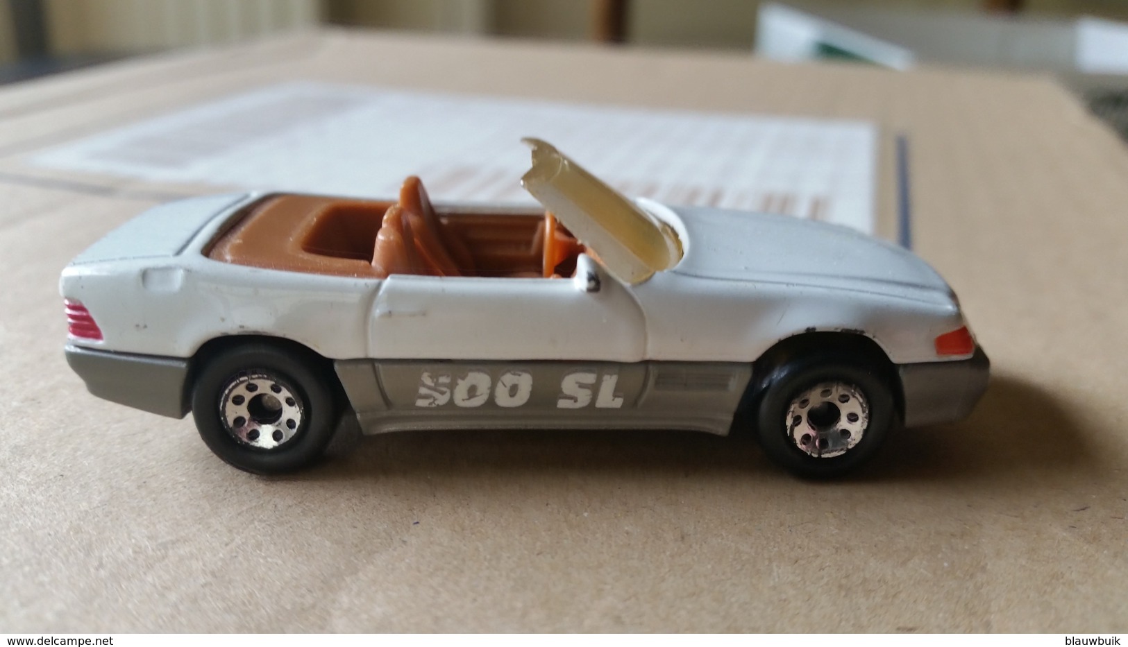 MATCHBOX WHITE & GRAY 1990 MERCEDES BENZ 500 SL-1/59 - Matchbox (Mattel)