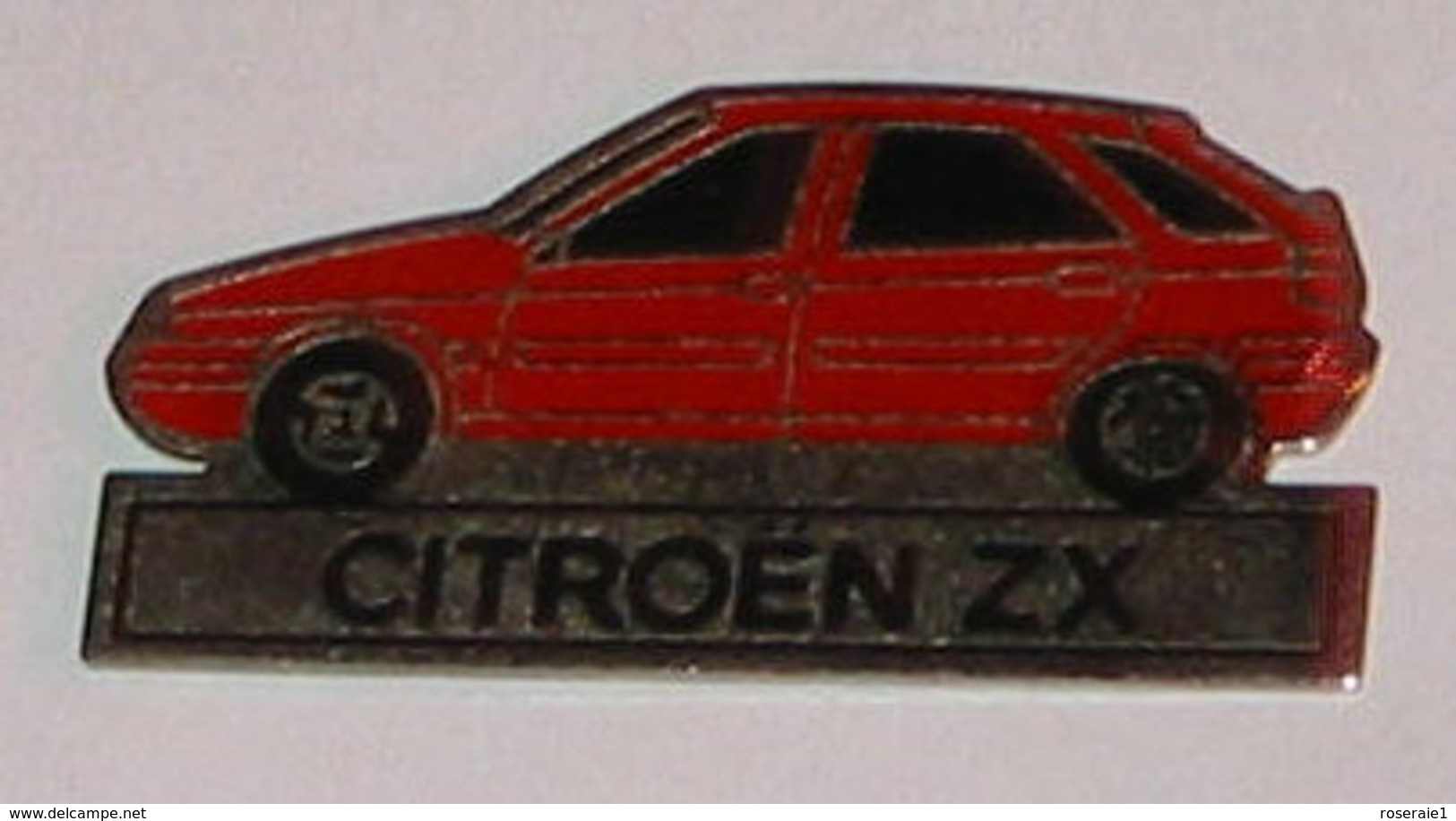 Pin's VOITURE 693 CITROEN ZX ROUGE - Citroën