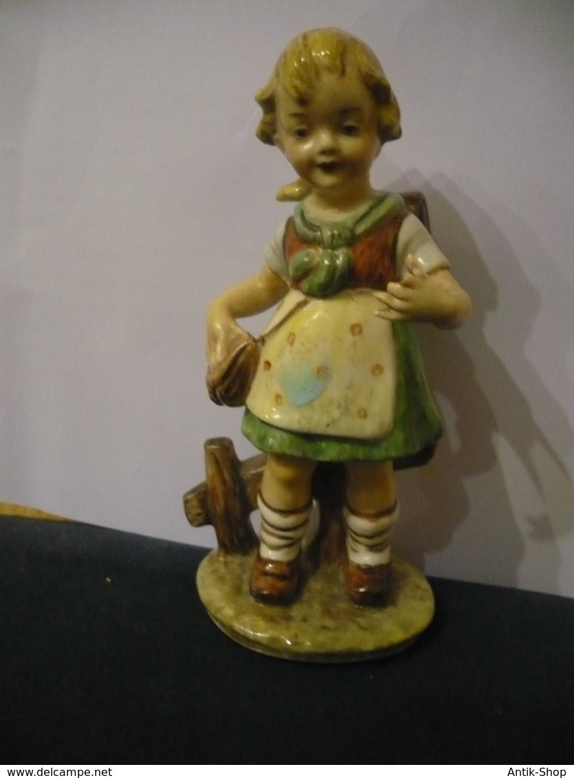 Porzellan Figur - Mädchen Mit Schulranzen (794) Preis Reduziert - Dresdner Porzellan (DEU)