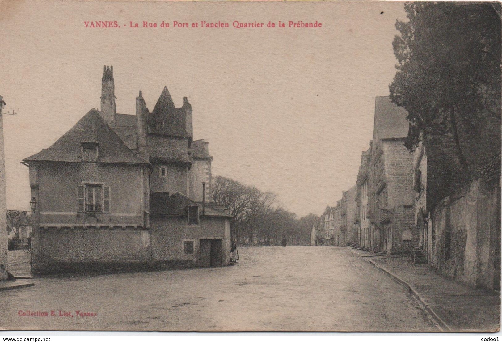 VANNES  LA RUE DU PORT ET L'ANCIEN QUARTIER DE LA PREBANDE - Vannes