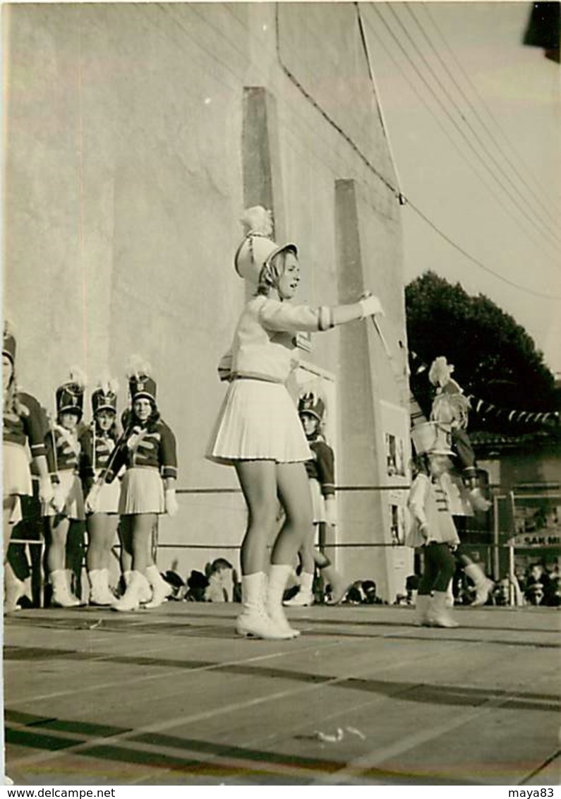 LOT DE10 PHOTOS DE PIN UP MAJORETTES