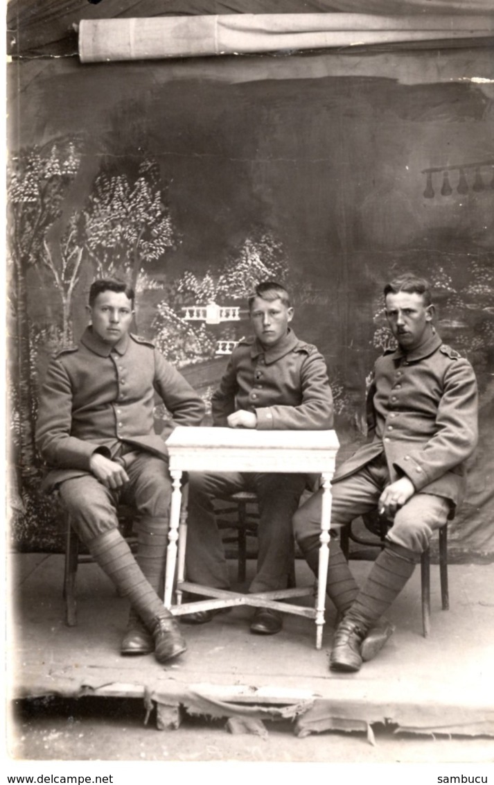 Studiofoto - Soldaten Am Tisch Sitzend Ca 1915-18 Unbekannt - Fotografie