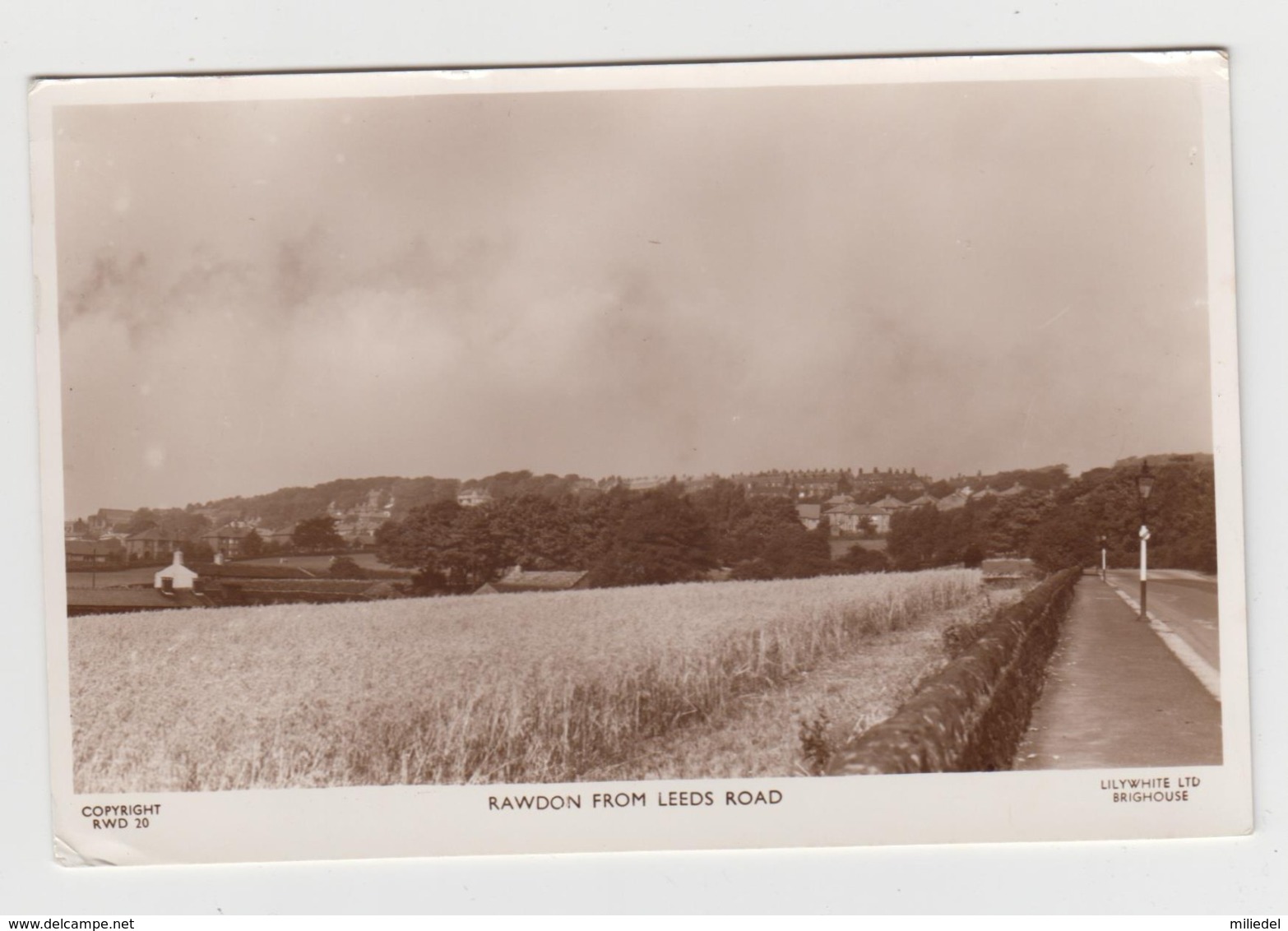 BB105 - ANGLETERRE - RAWDON From Leeds Road - Fred Hardaker, Town Street, Rawdon - Autres & Non Classés