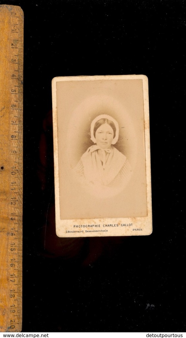 Photographie CDV : Femme / Atelier Photographe Charles GALLOT 1 Boulvard Beaumarchais PARIS - Persone Anonimi