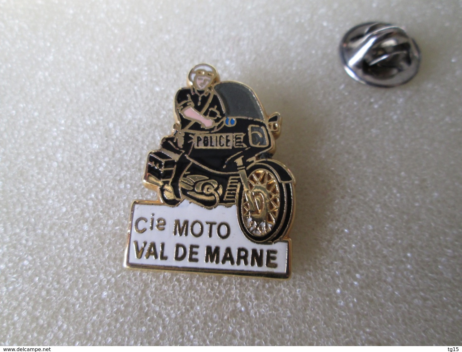 PIN'S   POLICE  VAL DE MARNE   Zamak  COURTOIS - Police