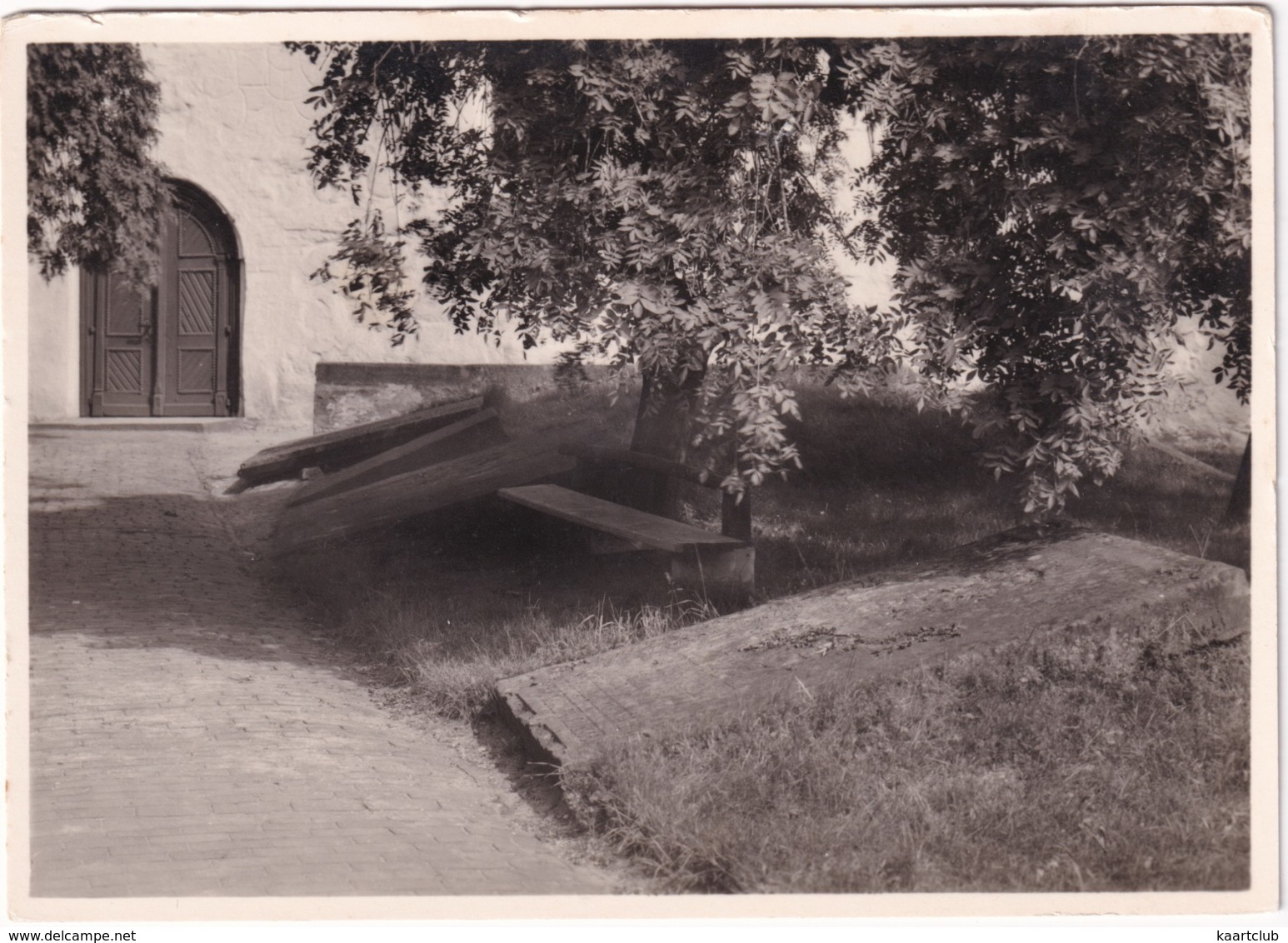 Lunden - Friedhof Der Ditschmarschen Bauerngeschlechter. Platten Am Hauptweg - Andere & Zonder Classificatie