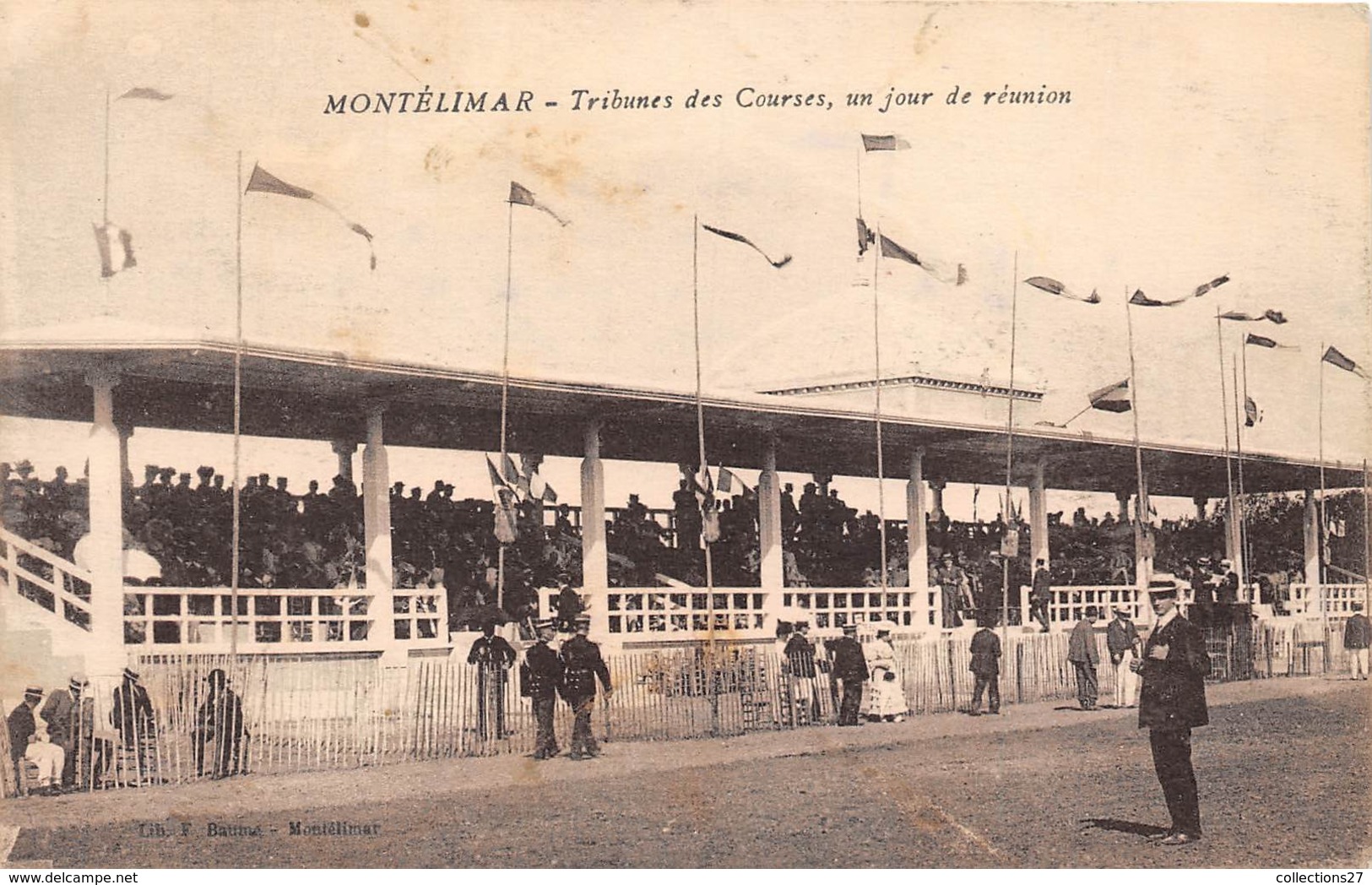 26-MONTELIMAR- TRIBUNES DES COURSES UN JOUR DE REUNION - Montelimar