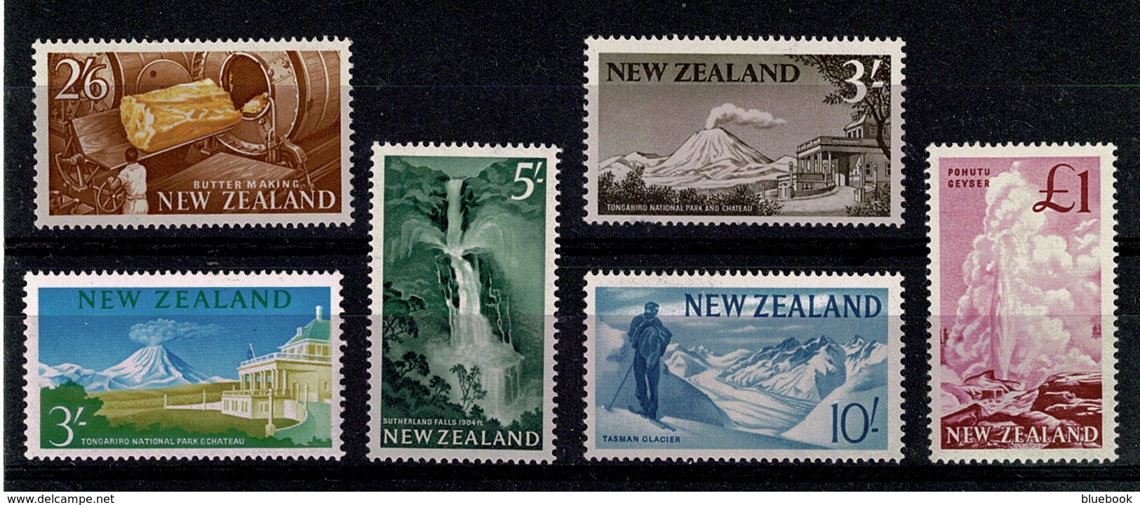 Ref 1328 - 1960 - 1966 New Zealand Definatives Mint Stamps - Unused Stamps