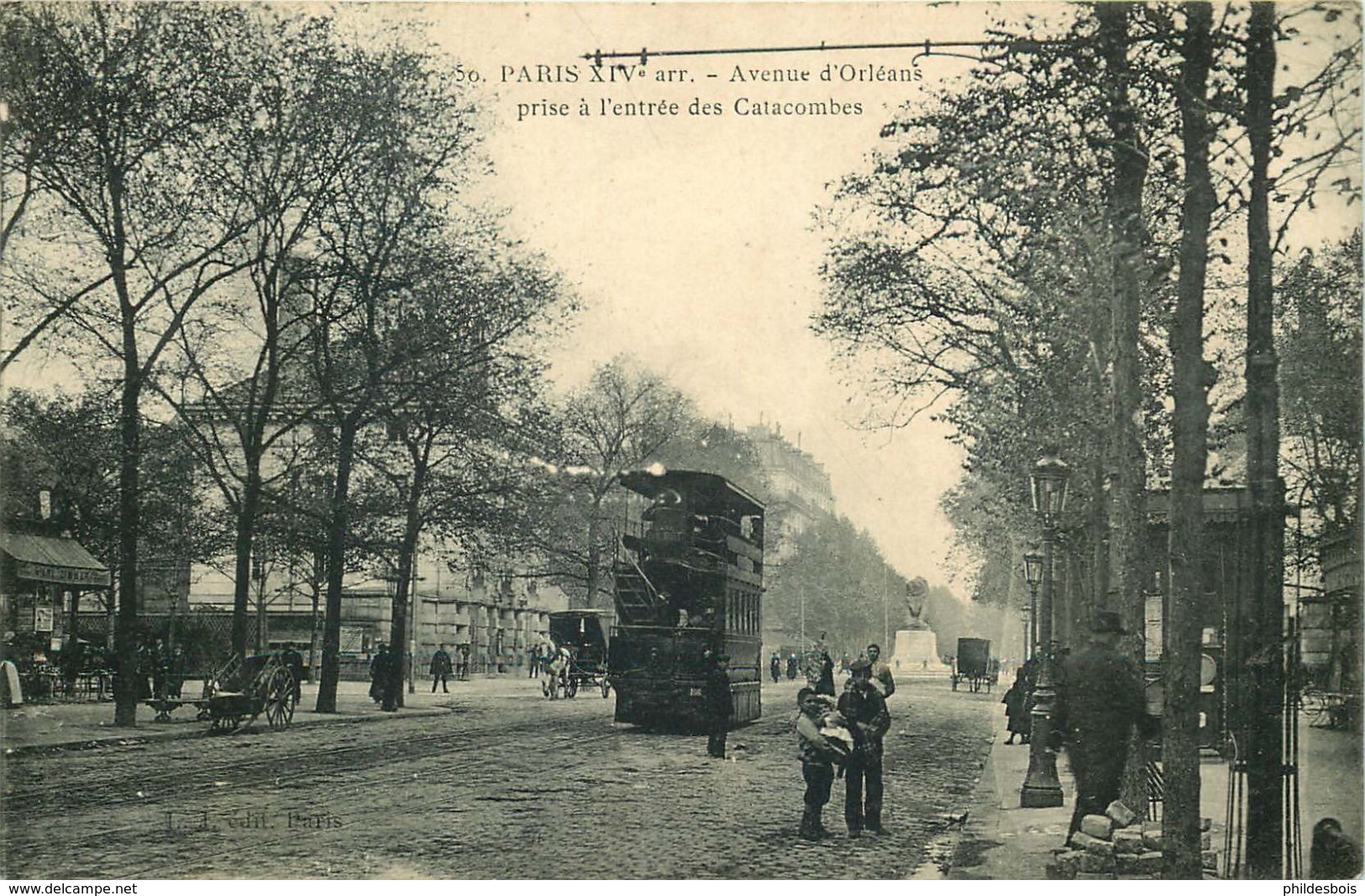 PARIS  14eme Arrondissement   Avenue D'orleans  Prise A L'entrée Des Catacombes  TRAMWAY - Arrondissement: 14