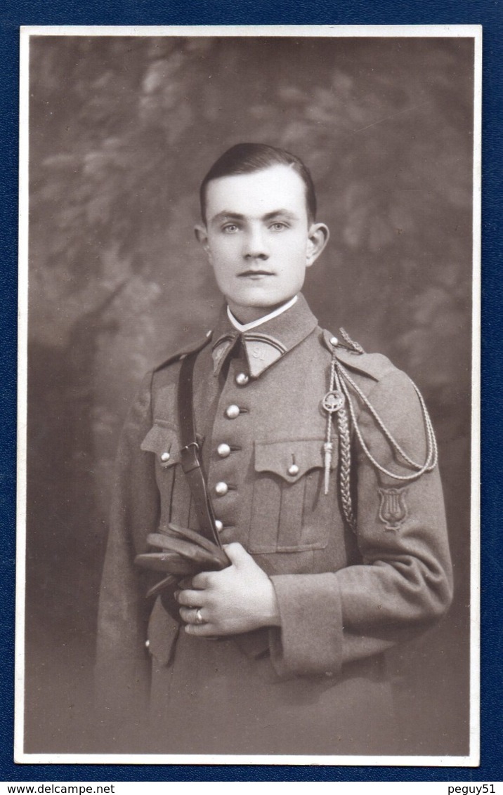 Carte-photo. Soldat Musicien Du 91ème Régiment D' Infanterie. Mézières. Studio Buéno - Régiments