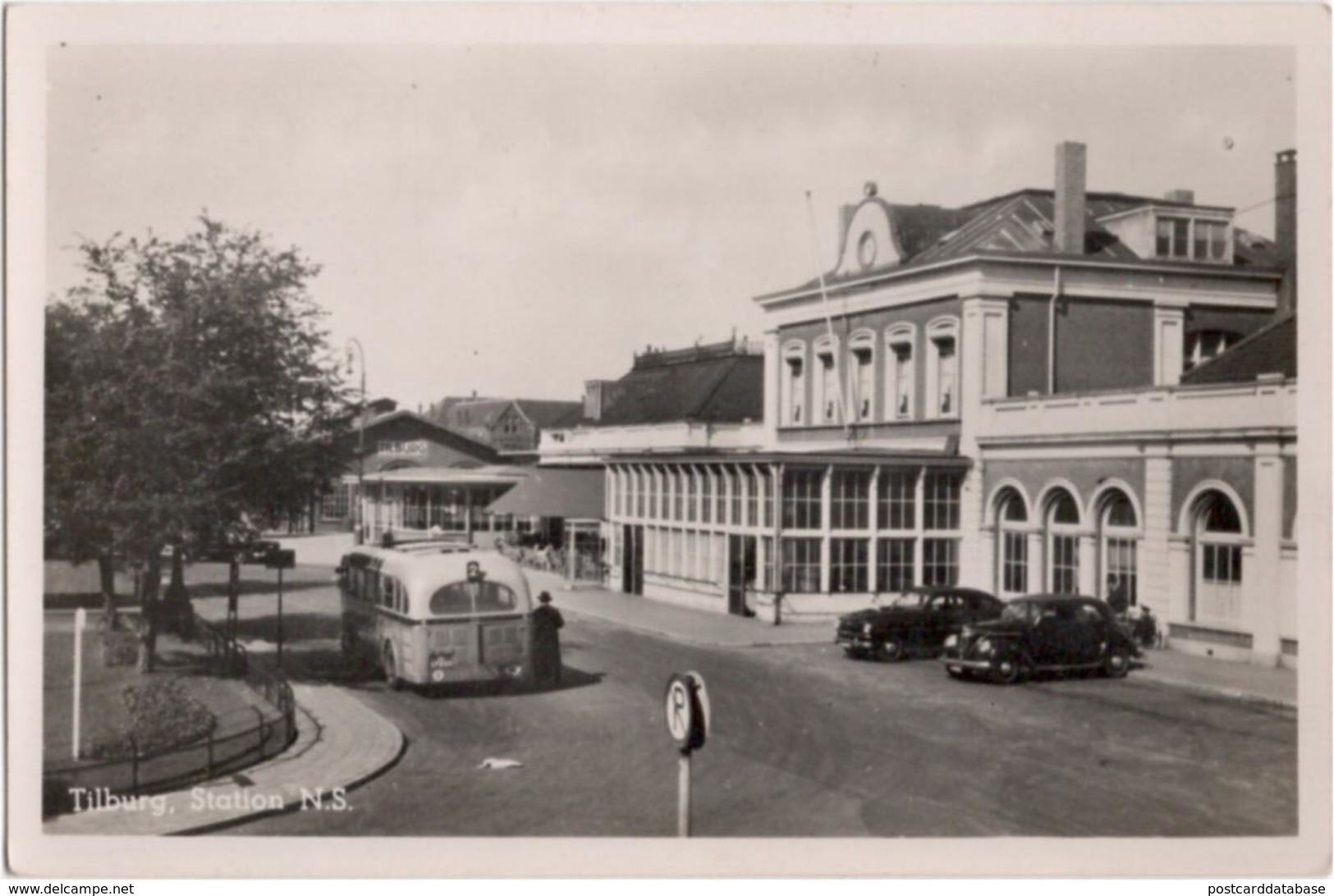 Tilburg Station N. S. - & Railway Station, Bus, Old Cars - Tilburg