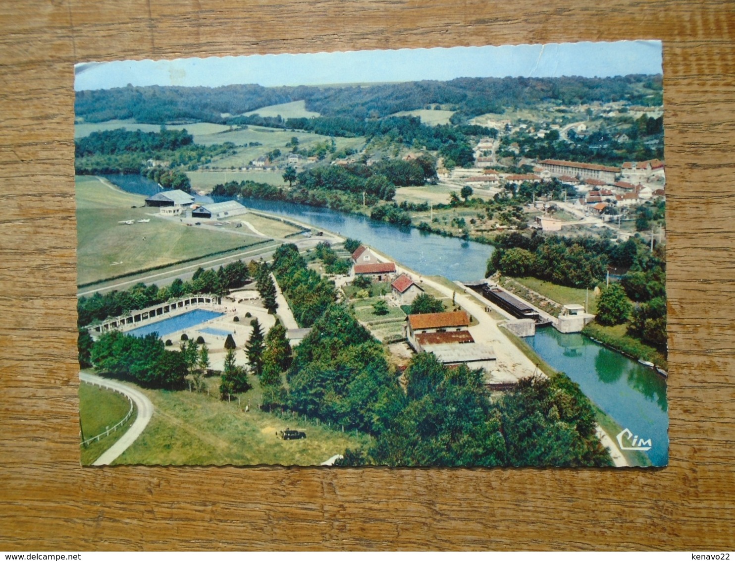 Soissons , Vue Aérienne , La Piscine Et écluse , Terrain D'aviation - Soissons