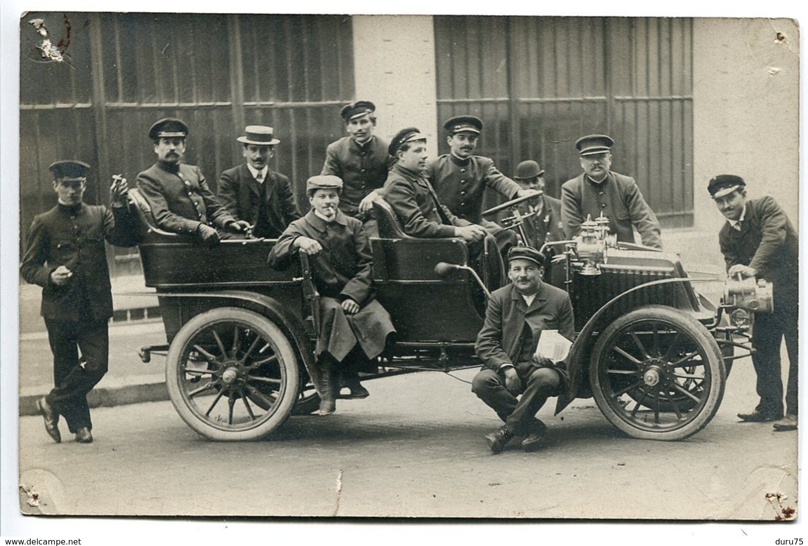 Photo Carte Véhicule Ancien Automobile Voiture à Capote * Très Animées Hommes Casquettes Uniformes - Passenger Cars